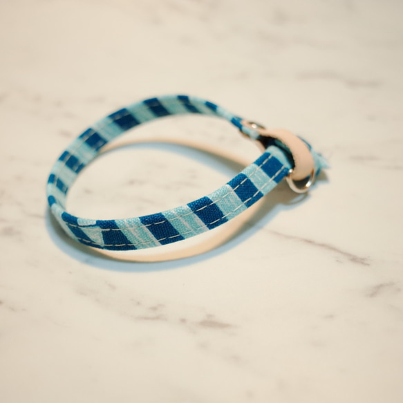 貓 項圈 日本棉布 藍綠斑馬線 藍條紋 手繪風 雙面設計 附鈴鐺 植楺皮 第5張的照片