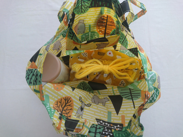 《送料無料》北欧の森柄 ナイロン製エコバッグとミニミニ巾着のセット 5枚目の画像