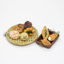 麵包嘉年華袖珍耳環-單賣 Miniature Bread Carnival Earring 第1張的照片