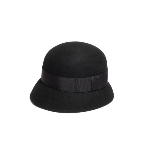 落ち着いた配色とクラシックなフォルムの相性が抜群なウール