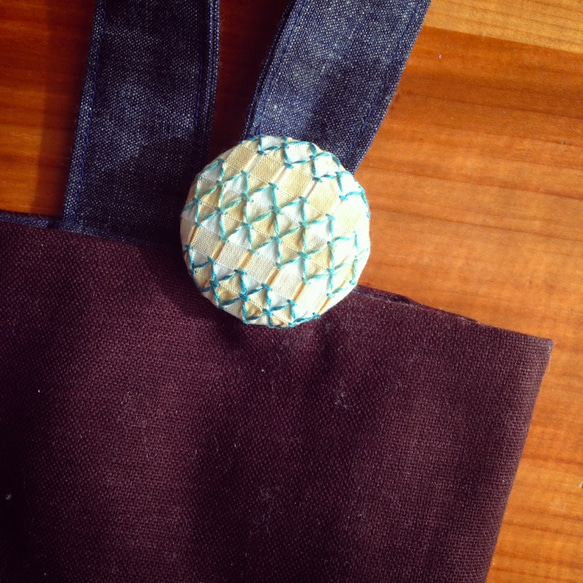 スモッキング刺繍くるみボタンのヘアゴム S-9 2枚目の画像