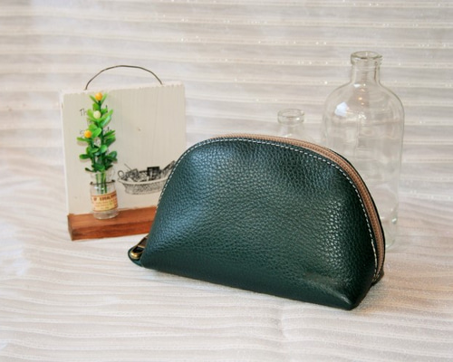 本革☆ラウンドポーチ 深緑 ポーチ necco. 通販 1240489｜Creema(クリーマ)