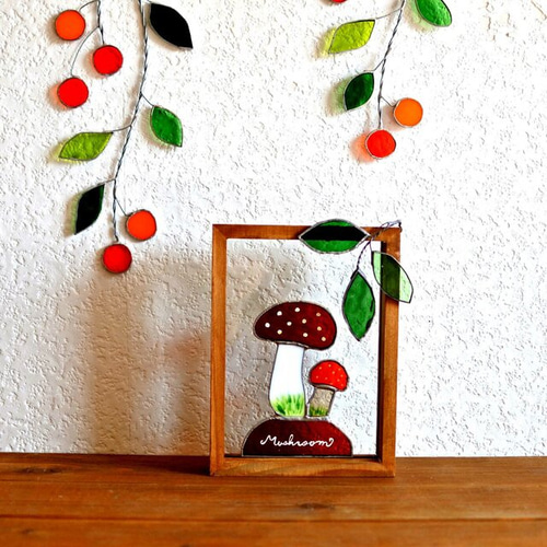 森のきのこのパネル ステンドグラス サンキャッチャーにも フォト