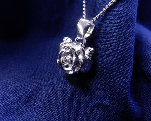 SILVER925 バラペンダントトップ ネックレス・ペンダント