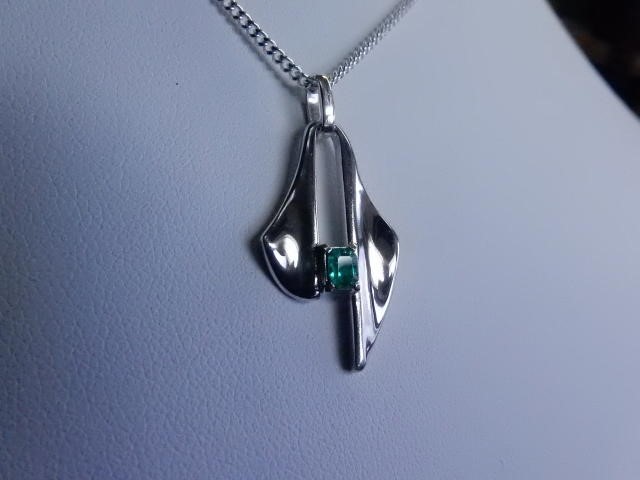 SILVER925　エメラルドペンダントトップ