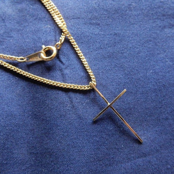K18イエローゴールド　十字架（細）現品限り 2枚目の画像