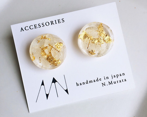 No.228-A　ホログラムとパール☆ホワイト☆レジン☆ピアス・イヤリング 0_9d23dda2e814bca74759581b97e6