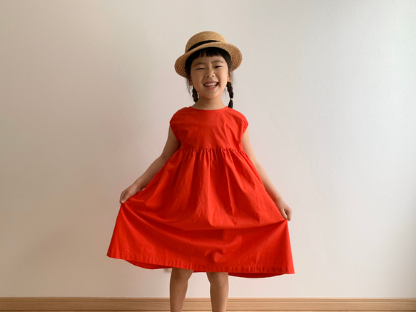 【送料無料】SALE！！子供服　鮮やかな赤のフレンチスリーブワンピース 4枚目の画像