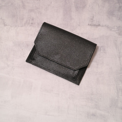 イタリアンレザーのカブセ付きフラグメントケース(ミニ財布・ブラック) 1枚目の画像