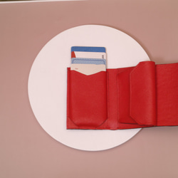 【スペシャル】光沢のあるワニの型押しのコロンとしたミニ財布（レプラコーングリーン） 4枚目の画像