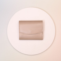 ◎お買い得◎イタリアンレザーのコロンとしたミニ財布（グレージュ） 1枚目の画像