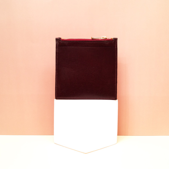 薄い！かさばらないイタリアンレザーの正方形フラグメントケース（ミニ財布・ボルドー） 2枚目の画像