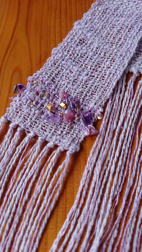 手織り・ビーズ糸を織り込んだ細いストール 4枚目の画像