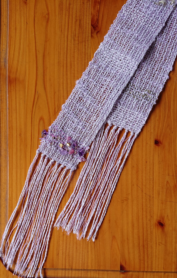 手織り・ビーズ糸を織り込んだ細いストール 5枚目の画像