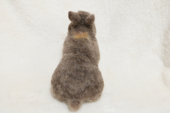 スラッとしたリアルな野うさぎさん ニホンノウサギ 羊毛フェルト 8枚目の画像