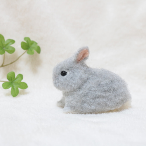 sold小さな手のひらうさぎさん グレー 羊毛フェルト ミニチュア ミニ