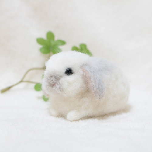 ☆様　うさぎ　羊毛フェルトお手手付き リラックスポーズのうさぎさん ネザーランドドワーフ オレンジ 羊毛