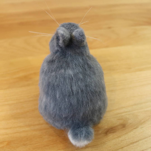 羊毛フェルト　うさぎ黒柴ちゃん・うさぎくまちゃん2点トピアリーガラスドーム 羊毛フェルト人形 ウサギ灰（座り・小さな友達と） | 羊毛