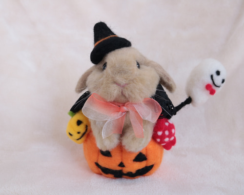 ハロウィンのたれ耳うさぎさん 羊毛フェルト 羊毛フェルト