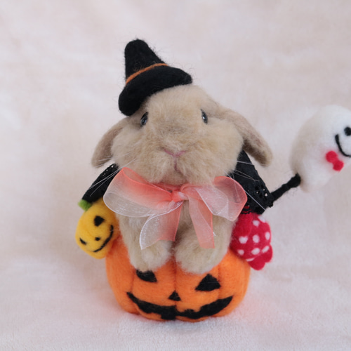 【かたつむり】【no.5】　【ハロウィンver. 】羊毛フェルト人形 かたつむり】【no.5】 【ハロウィンver. 】羊毛フェルト人形