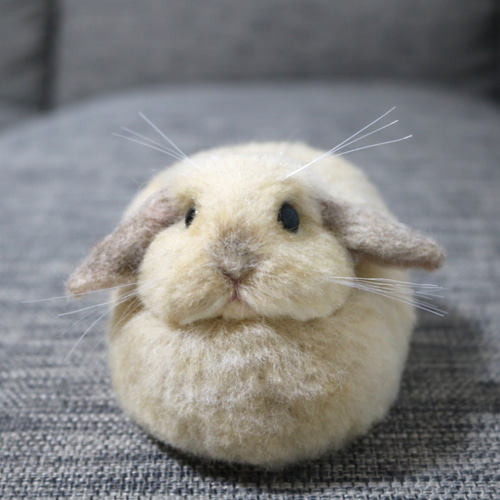 ロップイヤーのうさぎさん リンクス 羊毛フェルト 羊毛フェルト