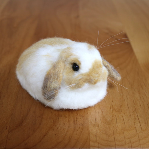 ロップイヤーのうさぎさん ブロークンオレンジ 羊毛フェルト 羊毛