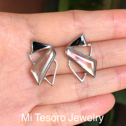 Mi Tesoro 時尚的天然石耳環-珠母貝/黑瑪瑙貼式耳針/穿耳メノウ(アゲート、アゲット)マザーオブパールイヤリング 第2張的照片