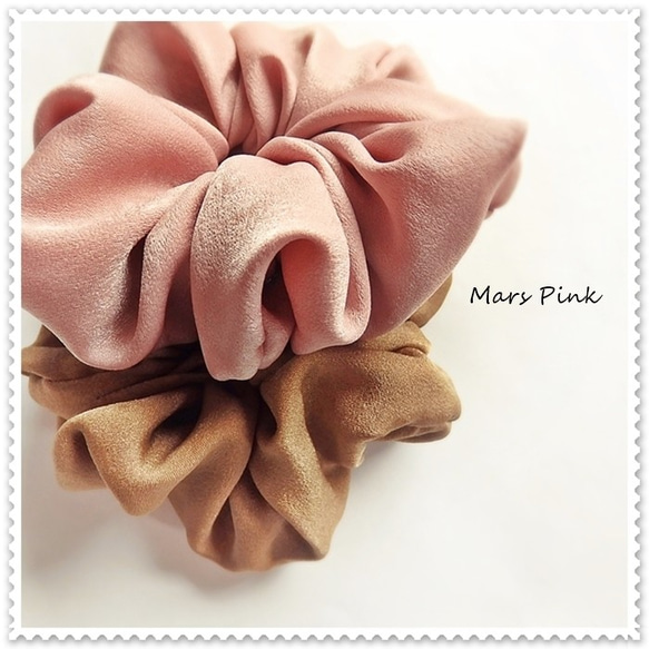 Mars pink；きほんのシュシュ 秋冬 ベロア スエード ピンク；シック 上品 シンプル スモーキー 大人ピンク 1枚目の画像