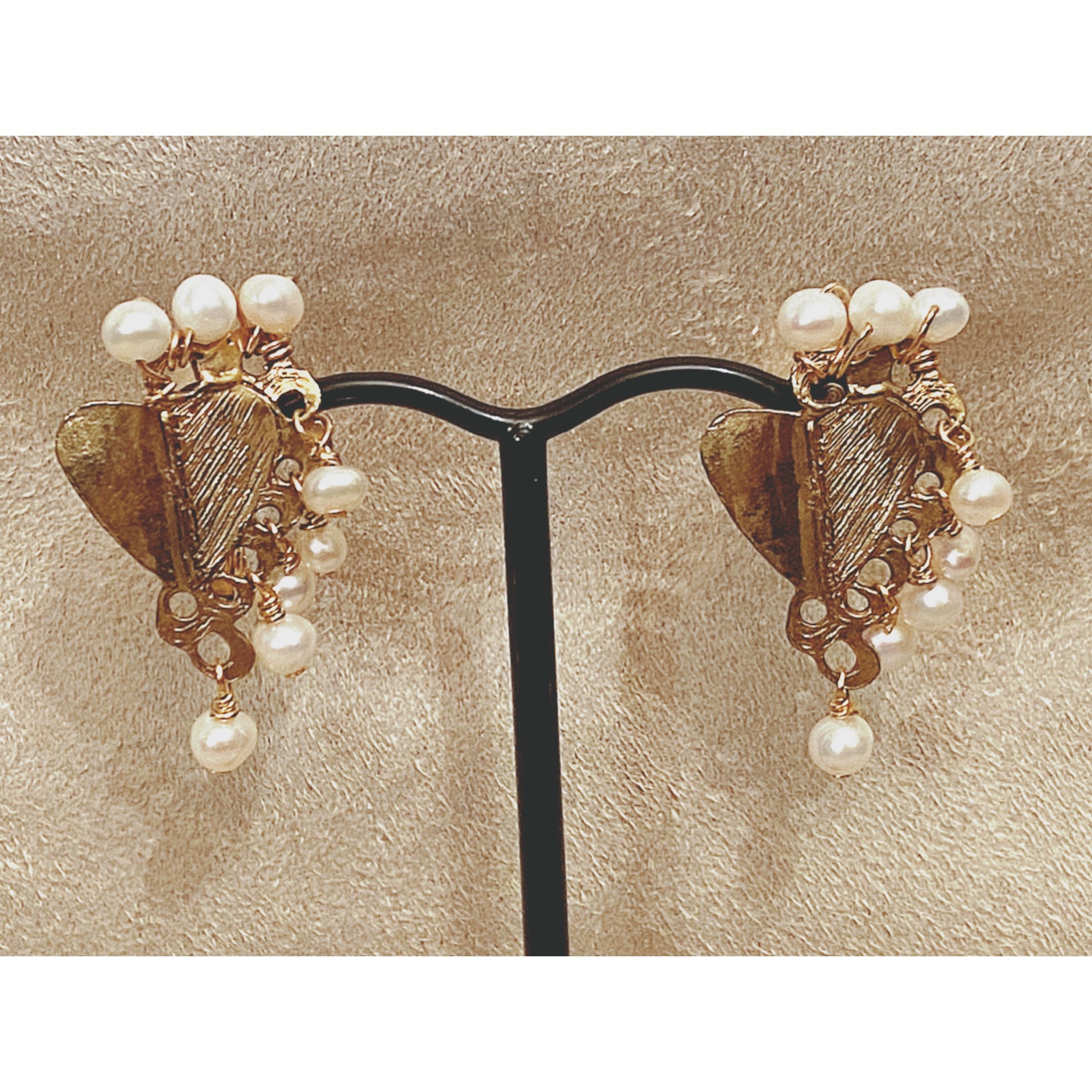 Love symbols パールイヤリング（真鍮）（淡水パール）