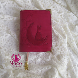 ヌメ革　月と猫の手帳ケース　A6　ピンク 1枚目の画像