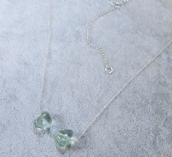淡綠色心形萤石螢石 配海藍寶 純銀鎖骨項鍊 第2張的照片
