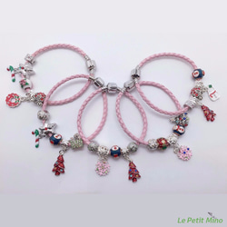 聖誕Party Queen-斜紋編織皮繩手鍊-粉色-禮盒裝-吊飾款式隨機出貨 第5張的照片