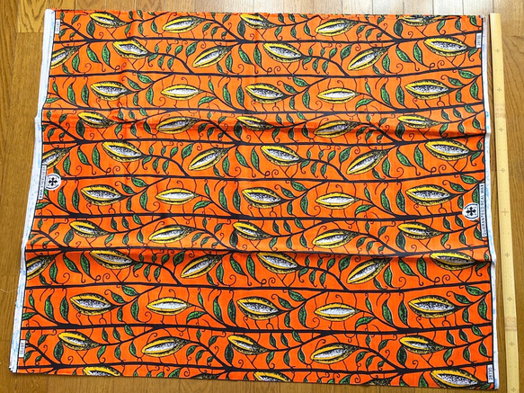 アフリカンプリント 生地 アフリカ布004 ボタニカル 植物 幅110 長さ90 手作り ハンドメイド オレンジ色 2枚目の画像