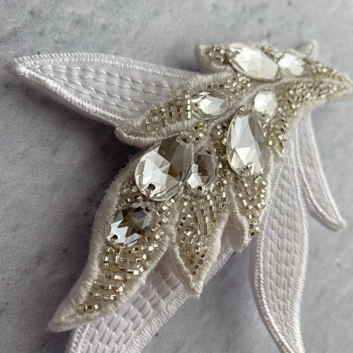 刺繍ビジュヘッドアクセ スワロフスキー ヘアアクセ