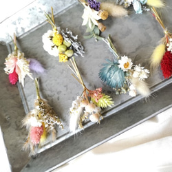 カラフルアソートミニブーケ 結婚式 ミニ花束 席札 ドライ＆プリザーブドフラワー bouquet008 3枚目の画像