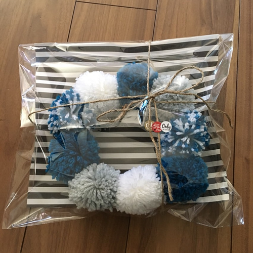 ぽんぽんリース ブルー系 リース karimero 通販 3886590｜Creema(クリーマ)