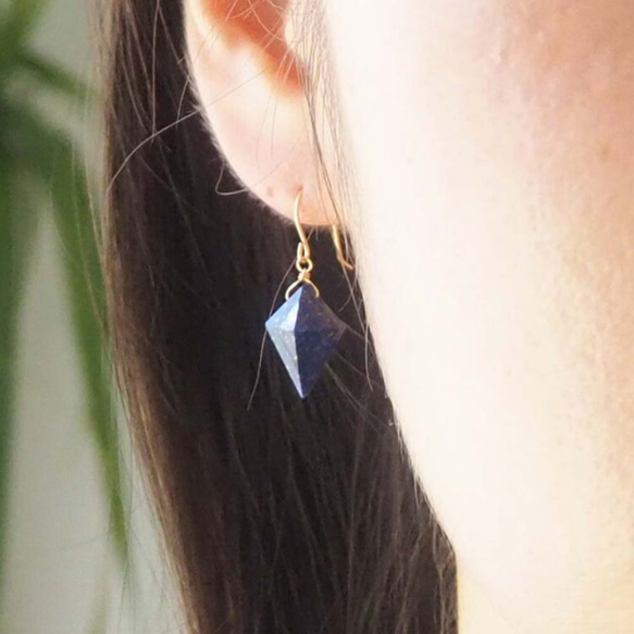 K18 青金石 稀有美麗鑽石切割藍色深度如夜空琉璃色耳環或耳釘 第4張的照片