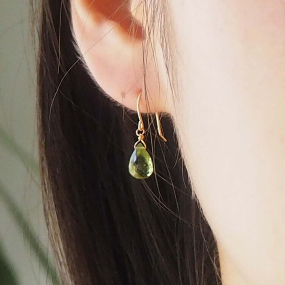 K18 橄欖石吊式耳環或耳環天然石美麗的綠色太陽石 第4張的照片