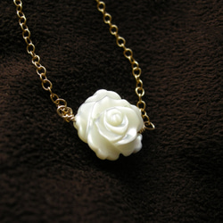 14kgf珍珠母玫瑰項鍊白色天然石材 第2張的照片