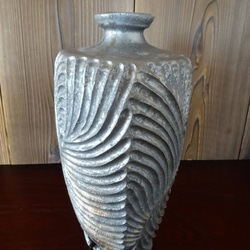 【SALE】肩衝三脚しのぎ花器いぶし金彩５ 4枚目の画像