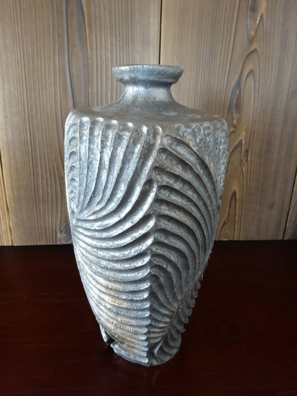 【SALE】肩衝三脚しのぎ花器いぶし金彩５ 4枚目の画像