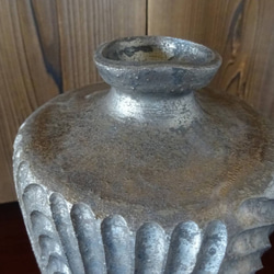 【SALE】肩衝三脚しのぎ花器いぶし金彩５ 5枚目の画像