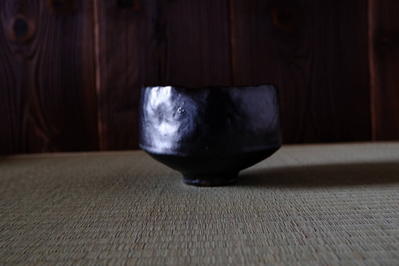 【Sold】艶墨黒抹茶茶碗１ 2枚目の画像