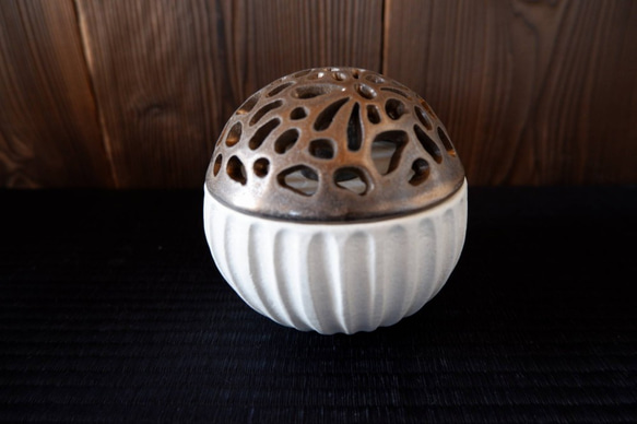 【SALE】金彩白フレグランスランプＭ１ 1枚目の画像