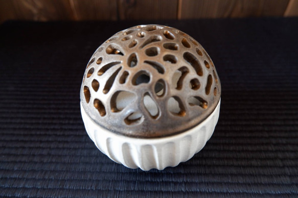 【SALE】金彩白フレグランスランプＭ１ 2枚目の画像