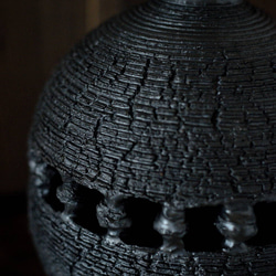 【SALE】黒釉裂紋花器２ 2枚目の画像