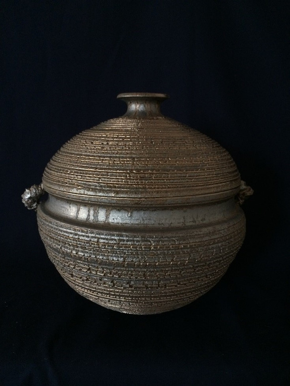 【SALE】いぶし金彩裂紋耳付き花器１ 3枚目の画像