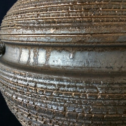 【SALE】いぶし金彩裂紋耳付き花器１ 5枚目の画像