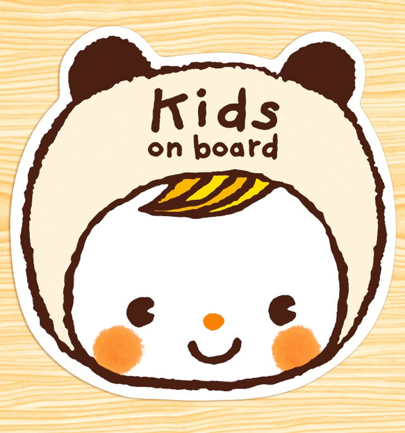 KIDS ON BOARD マグネットステッカー(鼻がピンクのパンダちゃん） 1枚目の画像