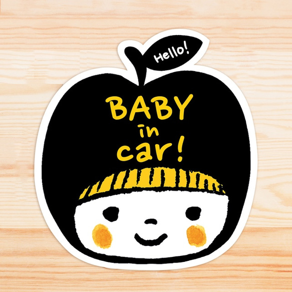BABY IN CAR マグネットステッカー(りんご帽子） 1枚目の画像